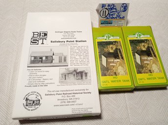 Salisbury Point Station HO Scale And 2 HO Q&TL Water Tank Train Car Model