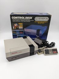Nintendo NES Video Game Console / Action Set In Original Box