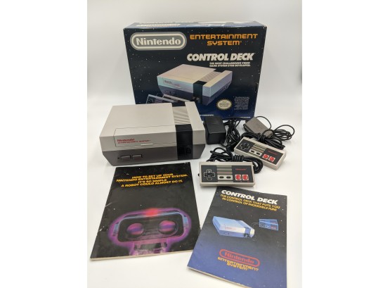 Nintendo NES Video Game Console / Control Deck In Original Box
