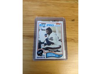 1982 Lawrence Taylor Rookie Topps Football Card - New York Giants