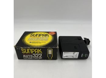 Vintage SUNPAK Thyristor Auto322 Electronic Flash Unit - In Original Box