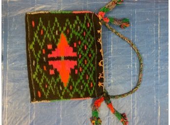 Hand Knotted Mexican Wool Hand Bag 18'x18'.  #4638