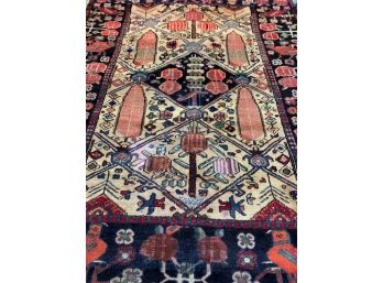 Hand Knotted Persian Bahkteri Rug 96'x60'.  # 3144