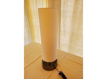 Modern Metal Table Lamp With Cylindrical Shade