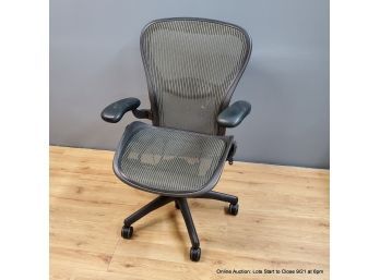 Herman Miller Aeron Chair Size Large (three Dot)