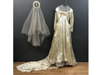 Vintage Ivory Satin Wedding Dress With Petticoat & Veil