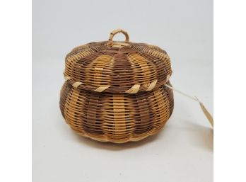 Handwoven Lidded Sewing Basket Nancy Conseen Honeysuckle Vine