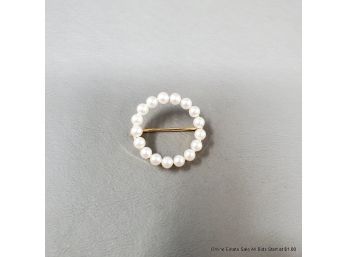 14K Yellow Gold And Pearl Brooch 2 Grams