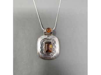 Sterling Silver And Amber Pendant Necklace 16 Grams