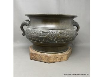 Large Chinese Qing Bronze Censor