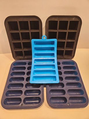 5 Rubber Ice Cube Trays