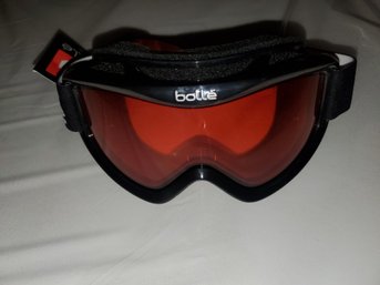 Bolle MOJO Size Medium Snow Goggles.  New