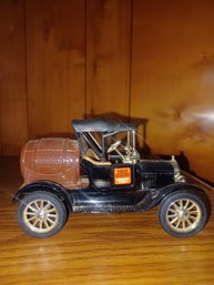 Ertl 1918 Ford Model T Runabout Replica Bank