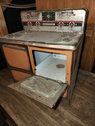 Vintage Wolverine Co. Toy Oven