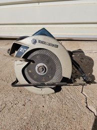 Black And Decker Corded Circular Saw UNTESTED