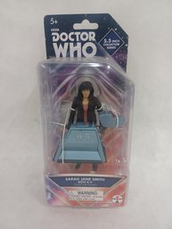 Doctor Who Sarah Jane Smith W K-9 Figurine