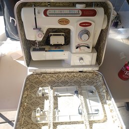 Electa Sx4000 Super Sewing Machine In A Case