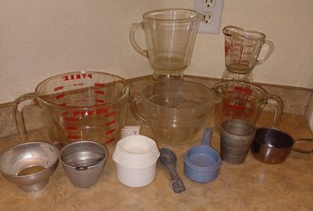 Measuring Cups Lot