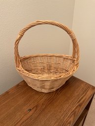 Crescent Wicker Basket W/handle