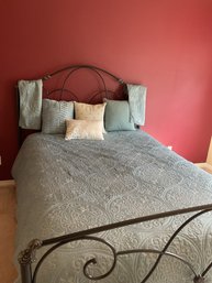 Matching Comforter & Pillow Bed Set