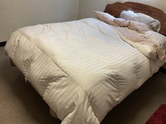 Queen Sheets, Comforter And Pillows