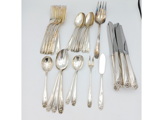 1847 Roger Bros Daffodil 30pc Set-Silverplated