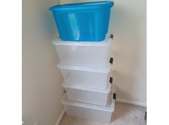 5 Large Snap Top Plastic Totes