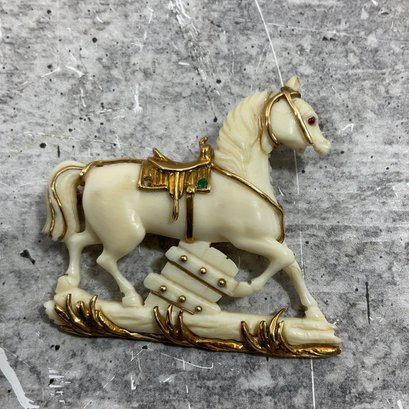 190 Vintage 18k Gold, Carved Bone, Garnet Gemstone Brooch Pin