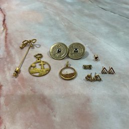 133 Lot Of Eight Gold Tone Jewelry, Earrings, Pendants, & Pins