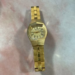140 Vintage Bulova Gold Tone Stainless Steel Women's Watch