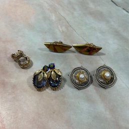 179 Lot Of Four Silver And Gold Tone Vintage Clip-On Earrings