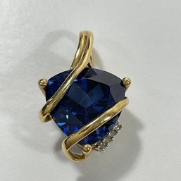 008 10k Gold Sapphire Diamond Chip Necklace Pendant, 1 Gram
