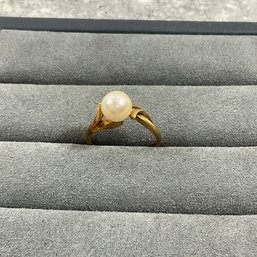 121 Vintage 14k Gold Pearl Ring Size 6, 1 Gram