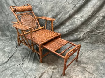 012 Victorian Wicker Chase Lounge Chair