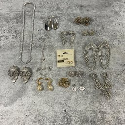 089 Bundle Of Rhinestone Silver And Gold Tone Jewelry, 2 Necklaceschoker, And 15 Earrings