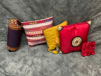088 Donna Prichard Fiber Artist Lot Of Four (4) Hand Made Decorative Pillows