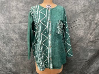 102 Vintage Green Batik Fabric Wooden Button-Up