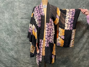 103 Vintage Floral Black & Yellow Rayon Kimono