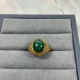 012 Gold Tone With Green Round Center Stone Size 8.5