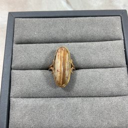 015 10k Gold Ring With Earth Tone Colored Stone/Rock Size 5.5