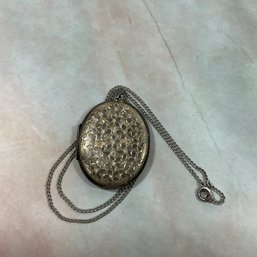 057 Sterling Silver Vintage Oval Locket Necklace