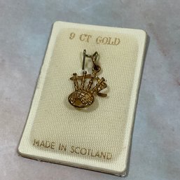 067 Nine CT Gold Scottish Bagpipe Charm