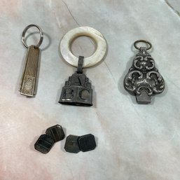 077 Lot Of Five Dark Silver Miscellaneous Items, Vintage Baby Rattle, Art Deco Cuff Links And Key Chain, Clip.