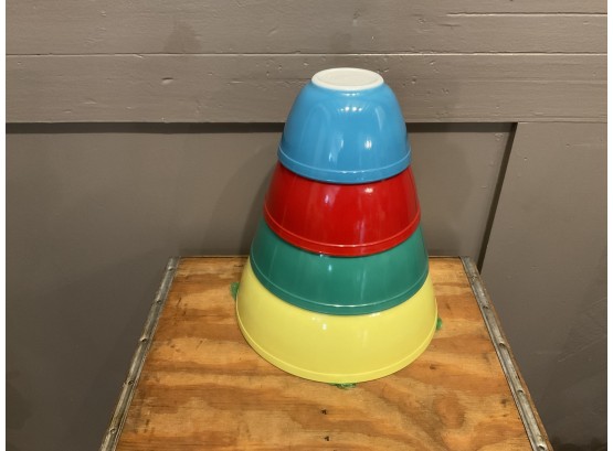 Vintage Set Of 4 Pyrex Colored Nesting Bowls
