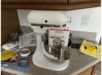 Kitchen Aid Mixer With Attachments