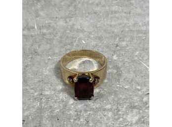 14k Gold Garnet / Diamond Chip Ring 6.2 Grams Size 5 Small (#023)