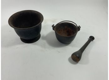 Cast Iron Smelting Pot, Mortar, And Pestle, Set Of Three (#125)