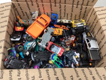 Box Of Matchbox, Hot Wheels, Maisto & Other Cars Trucks Toys