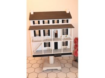 Very Large Vintage FAO Schwarz Doll House DollHouse With Lots Of Accessories
