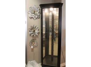 New Howard Miller Corner Curio Cabinet With Glass Shelves & Decorative Metal Wall Flowers